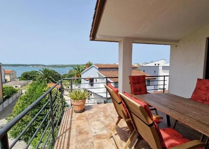 Apartament With Parking Space - 24398 Medulin