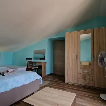 Apartment With Parking Spaces - 24398