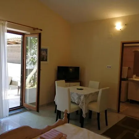 Appartamento With Parking Space - 24398