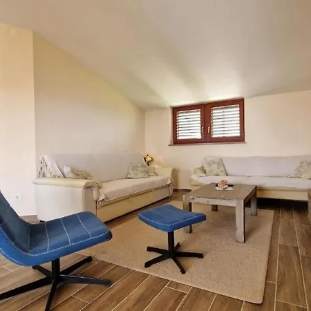 Apartment With Parking Spaces - 24398