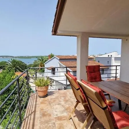 Apartment With Parking Spaces - 24398 Medulin